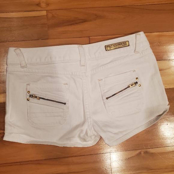 White denim shorts - Picture 7 of 9